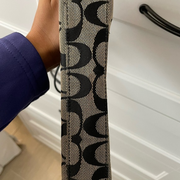 Coach Wristlet - Picture 4 of 4